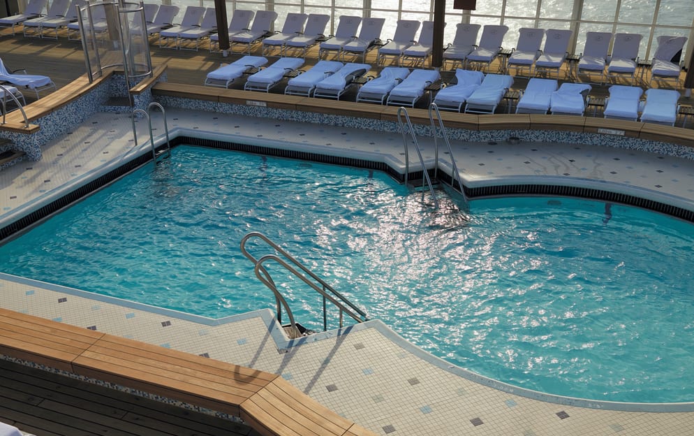 RSSC, Seven Seas Voyager, Pool Deck.jpg